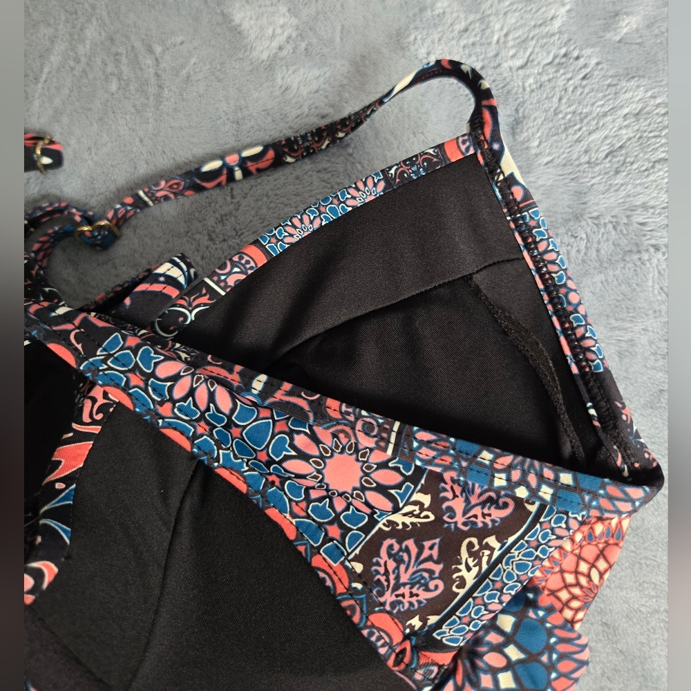 Patterned Removable Padding Bikini TOP - Picture 5 of 6